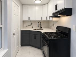 featured image of 326 Grand St #1R