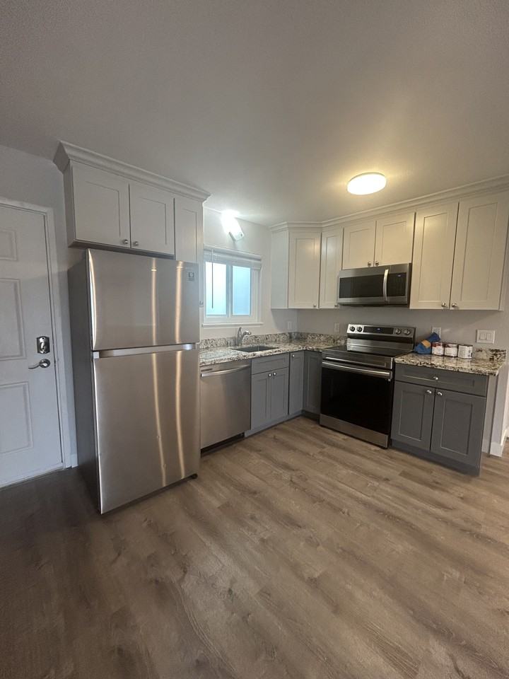 924 - 926 30th Avenue - Photo 2 of 7