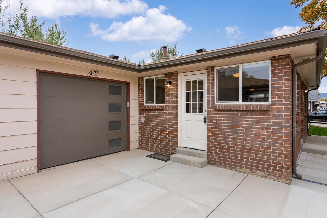 8478 W 62ND PL - Photo 5 of 30
