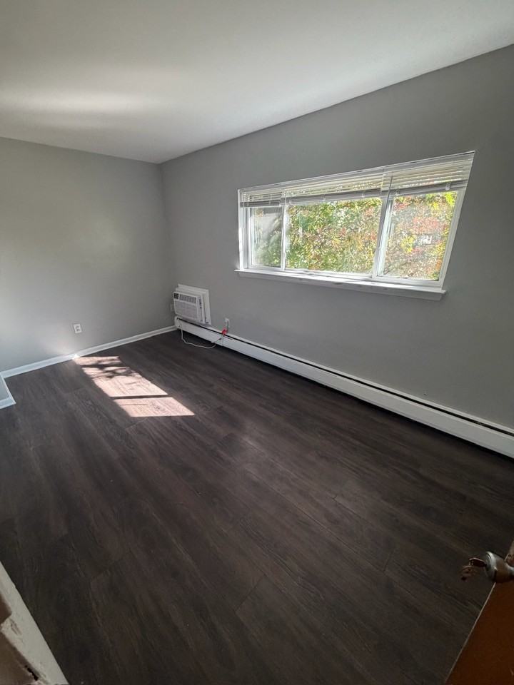 2032 Maple Avenue - Photo 3 of 11