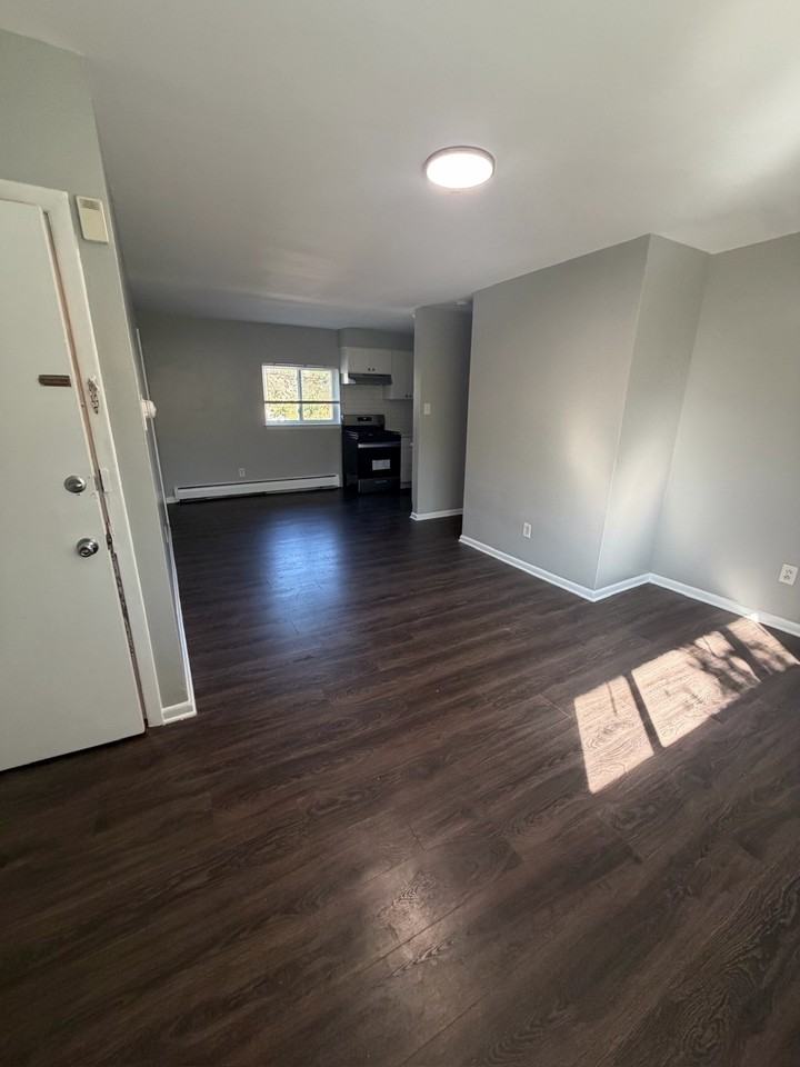 2032 Maple Avenue - Photo 4 of 11