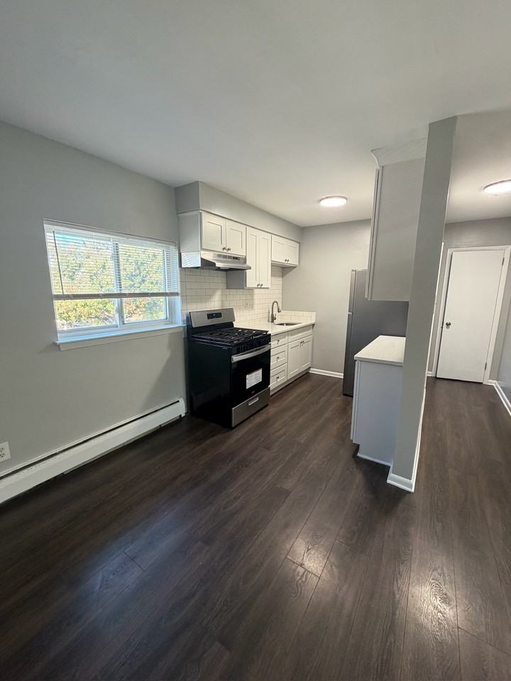 2032 Maple Avenue - Photo 5 of 11