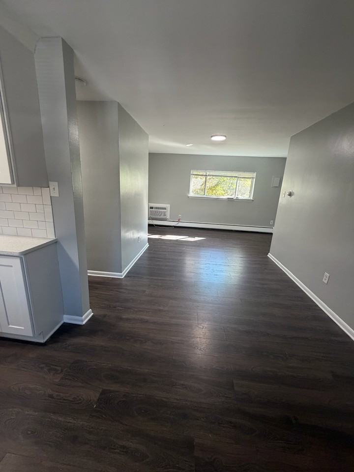 2032 Maple Avenue - Photo 6 of 11