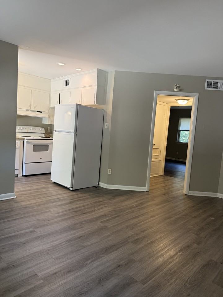 4801 Hickory Avenue - Photo 3 of 11