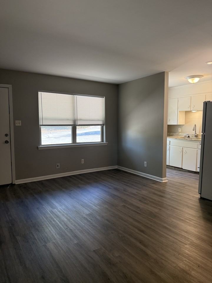 4801 Hickory Avenue - Photo 4 of 11