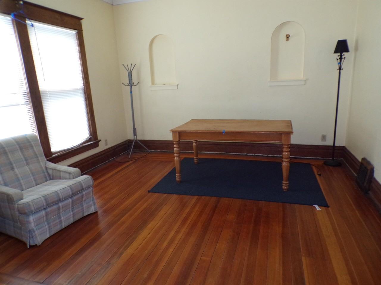 Hillsdale St 136 - Photo 4 of 14