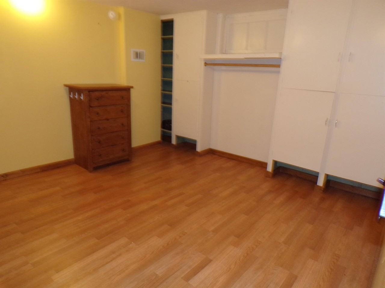 Hillsdale St 136 - Photo 7 of 14