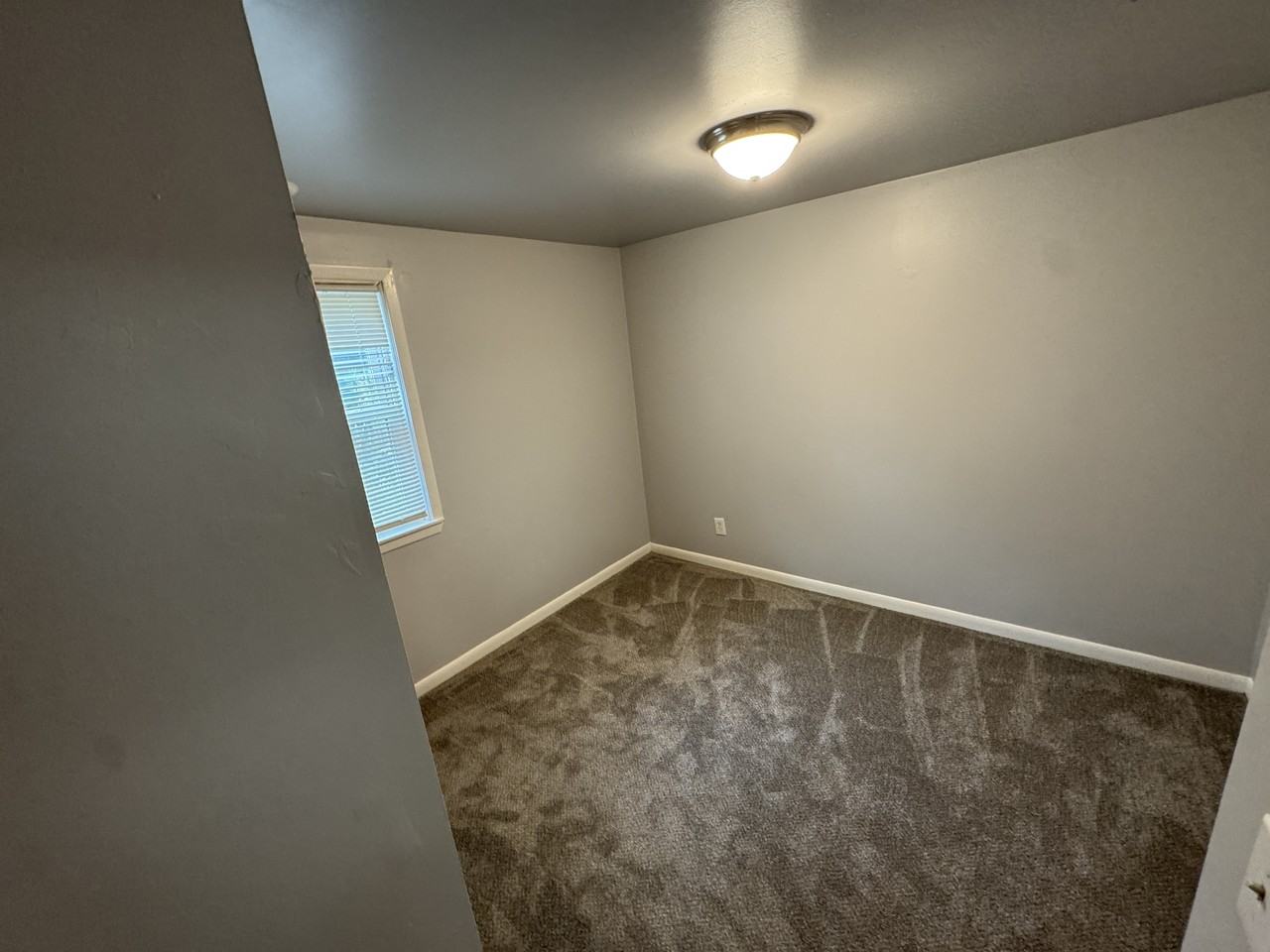 1305 Seneca Street - Photo 5 of 9