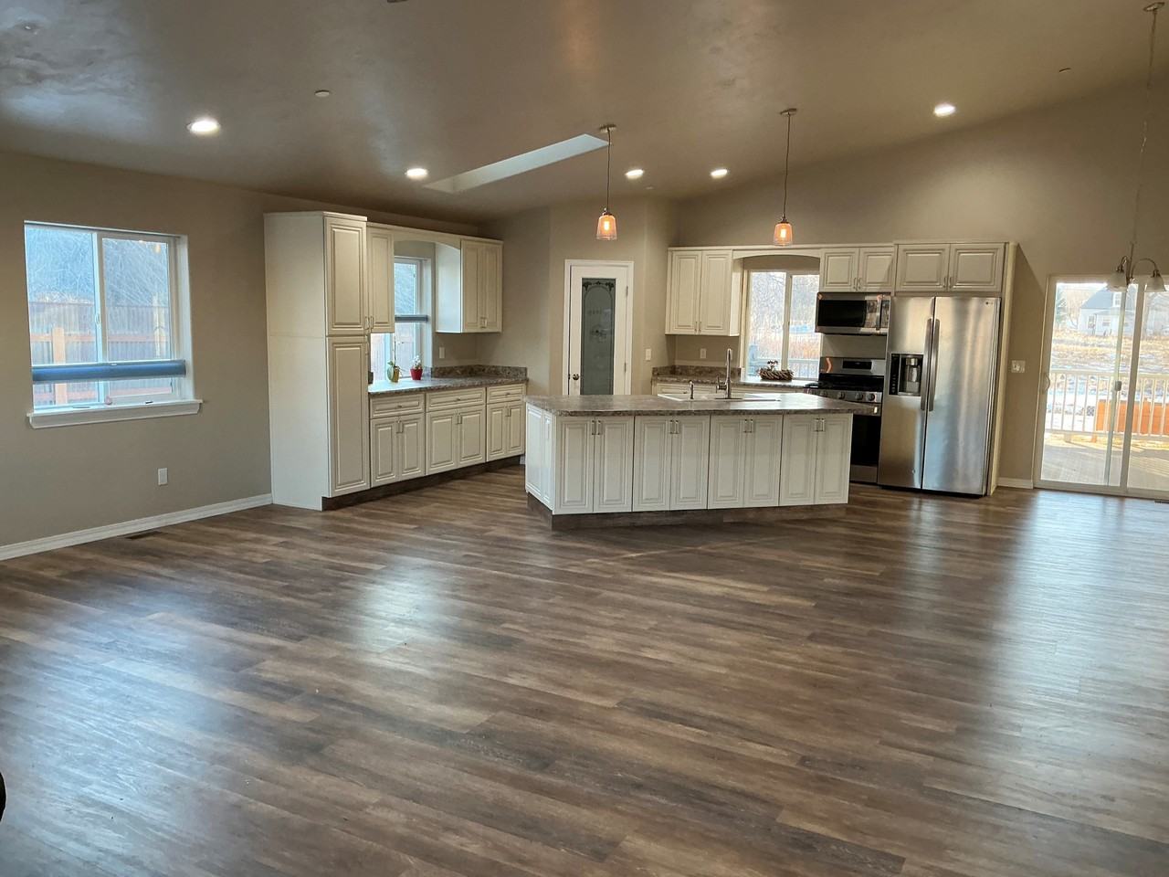 357 6410 Ct #1 - Photo 3 of 6