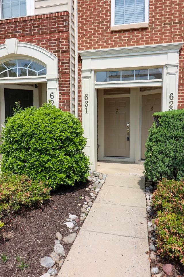 631 Kingfisher Ave #1 - Photo 2 of 50