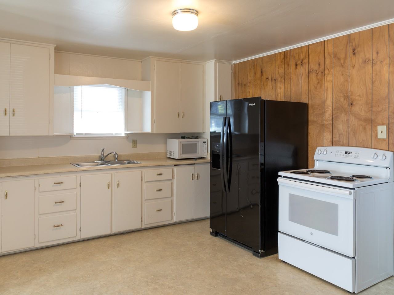 1049 Sw 9th Ave #1 - Photo 4 of 14