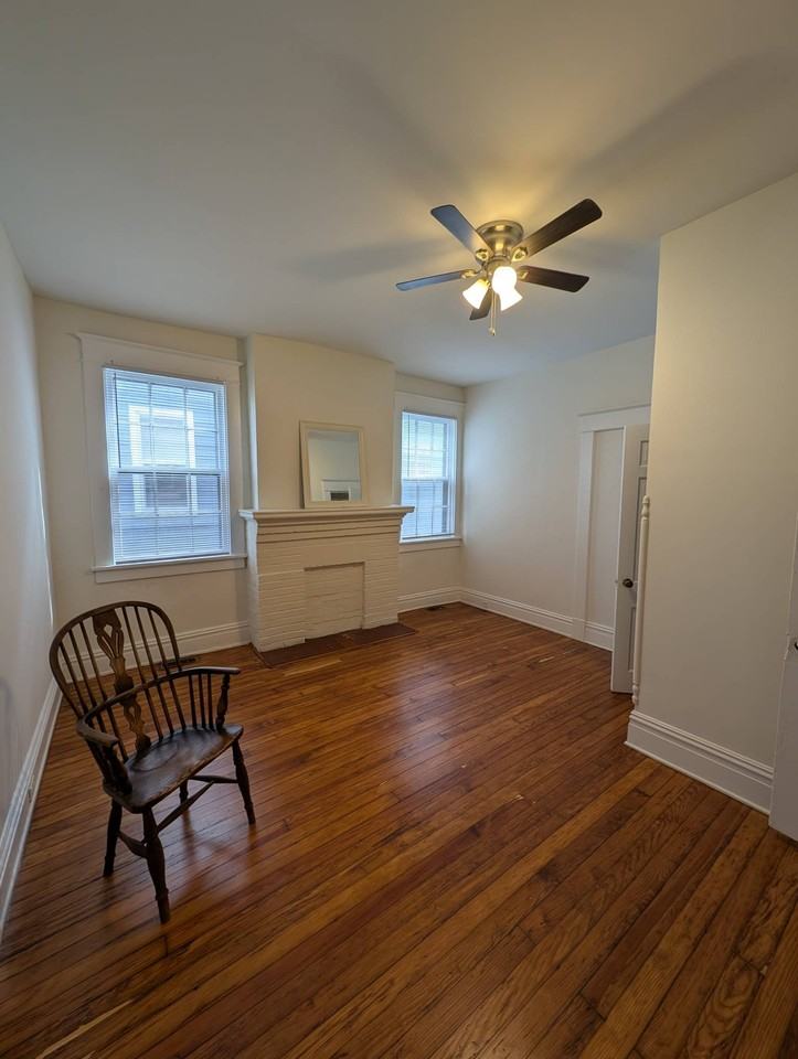 413 W 24th St #1 - Photo 5 of 14