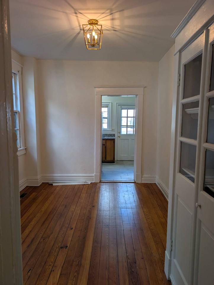 413 W 24th St #1 - Photo 6 of 14