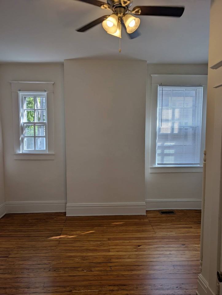 413 W 24th St #1 - Photo 7 of 14