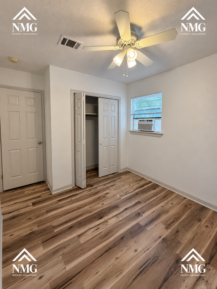 486 Collier Ave #1 - Photo 2 of 10
