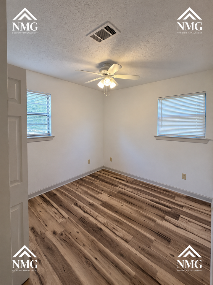 486 Collier Ave #1 - Photo 3 of 10