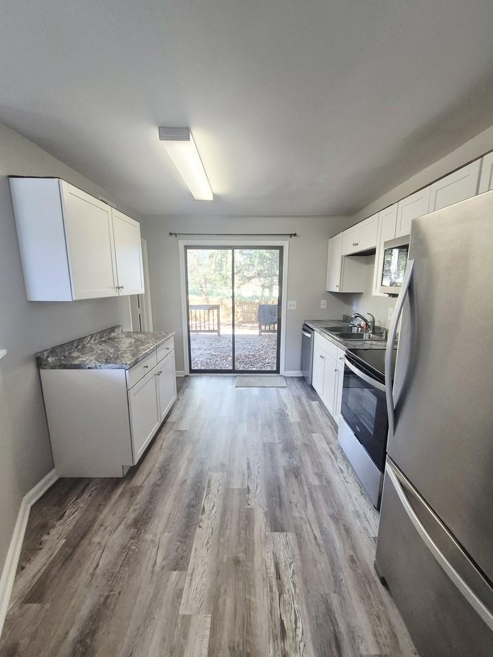 2356 Whitney Ct #1 - Photo 2 of 32