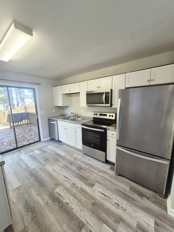 2356 Whitney Ct #1 - Photo 3 of 32