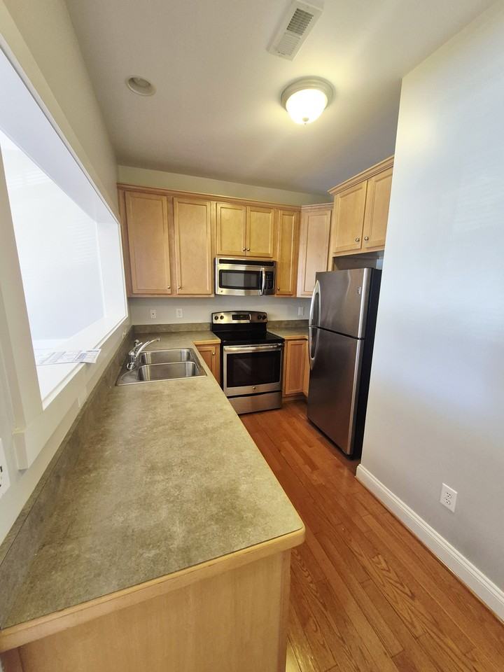 334 Marquette Ct #1 - Photo 6 of 37