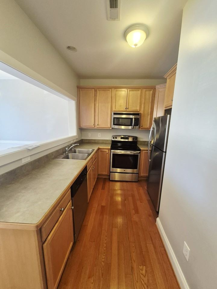 334 Marquette Ct #1 - Photo 7 of 37