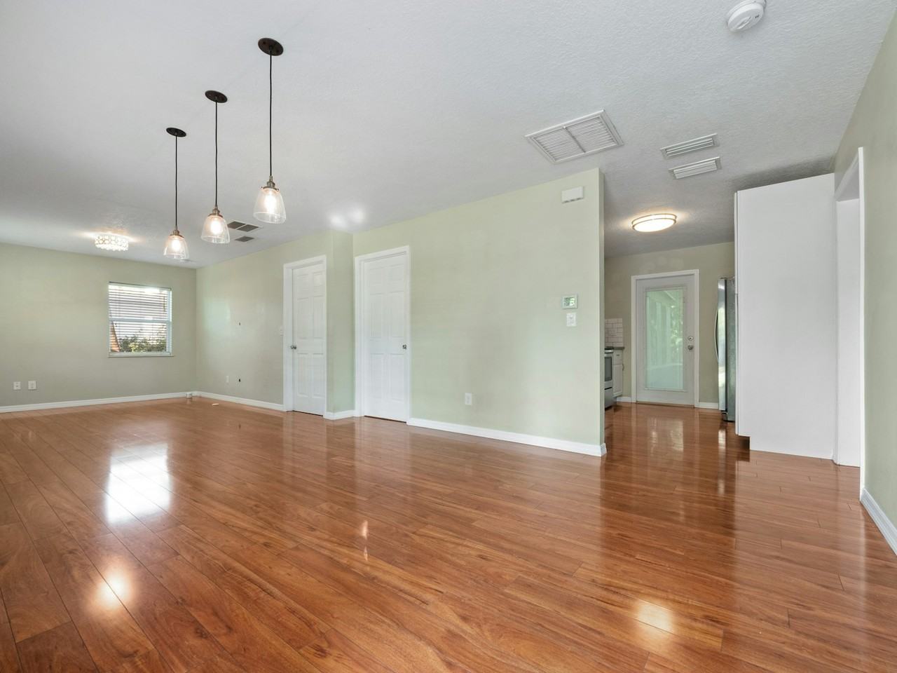 1919 Azalea Avenue - Photo 4 of 31