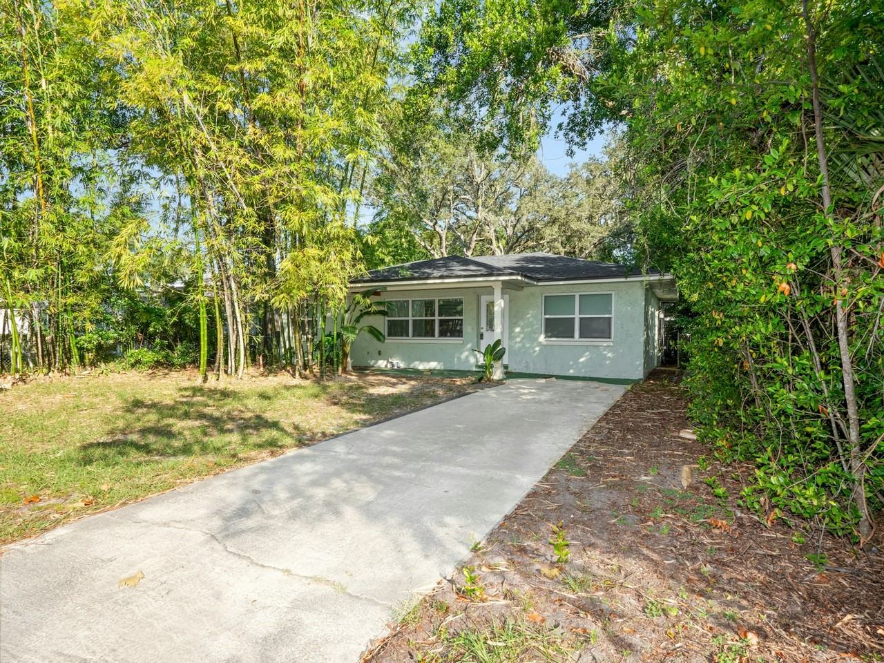 1919 Azalea Avenue - Photo 5 of 31