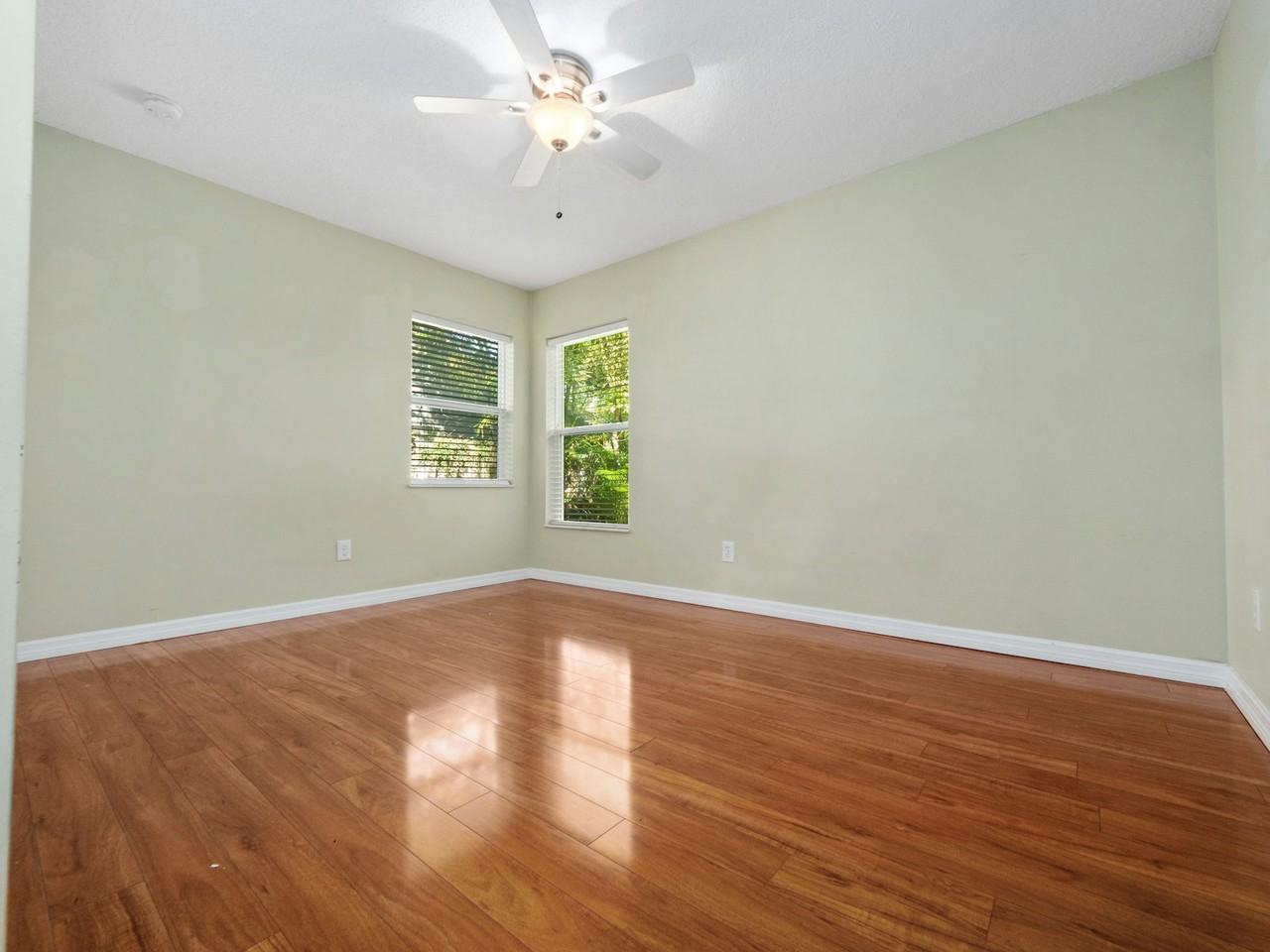 1919 Azalea Avenue - Photo 7 of 31