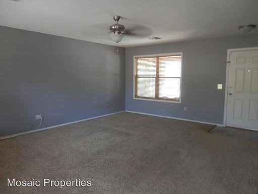 2102 E Spruce Dr - Photo 2 of 11