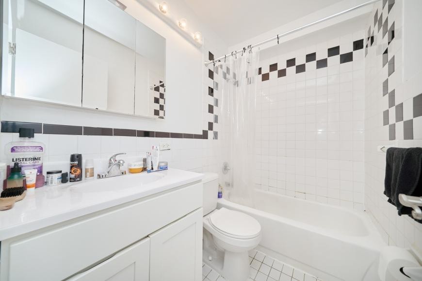 337 W 43rd St - Photo 7 of 9