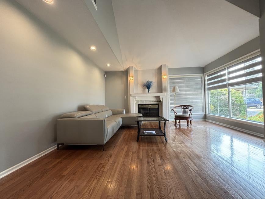 10924 160 St - Photo 2 of 10