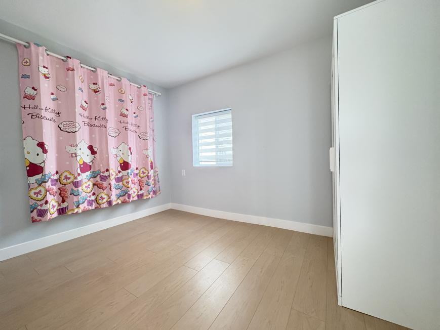 13138 110 Ave - Photo 2 of 9