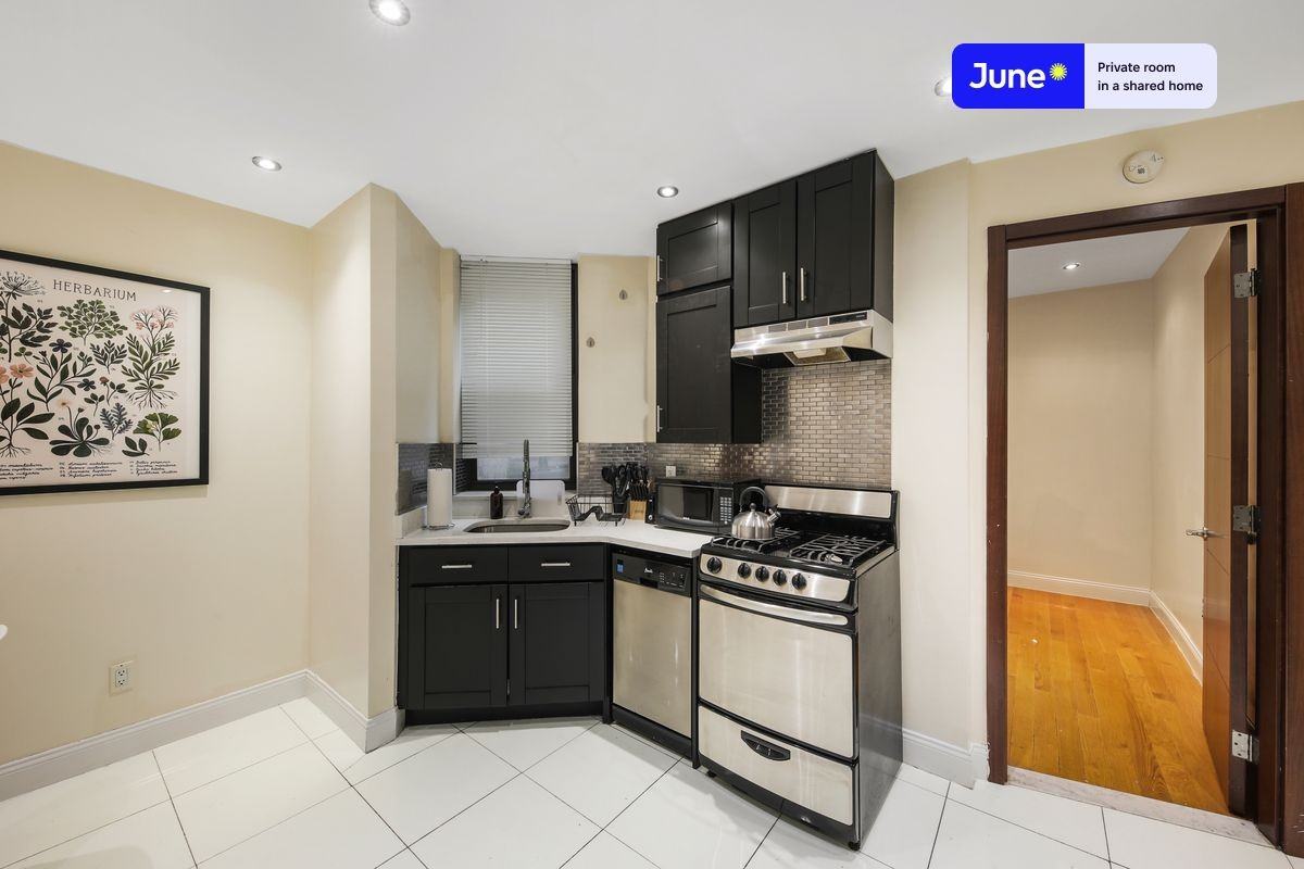 235 W 109th St #A - Photo 5 of 12