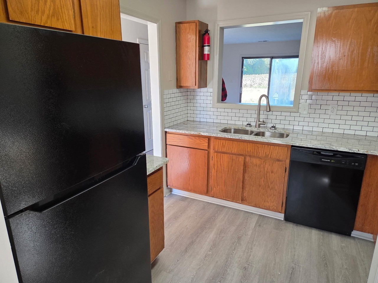 160 Riverbirch Dr #B - Photo 3 of 14