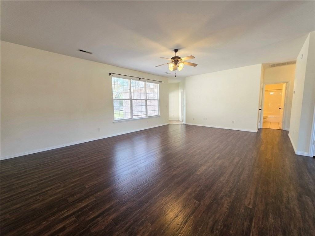 308 Nw Saddlebrook Dr - Photo 4 of 24