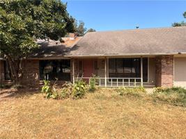 featured image of 2642 E Golden Oaks Dr