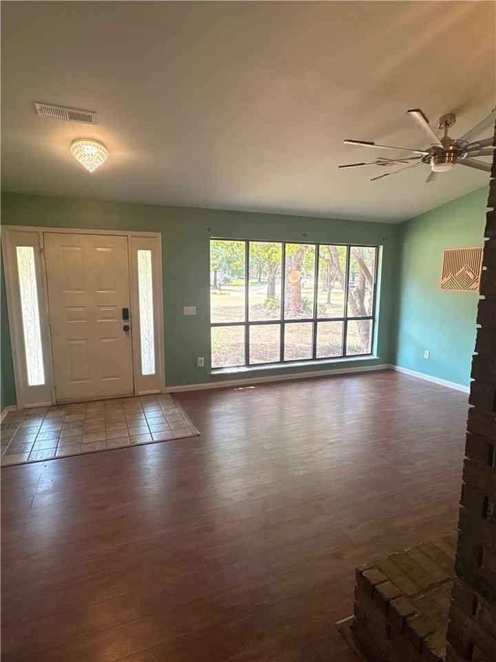 2642 E Golden Oaks Dr - Photo 2 of 20