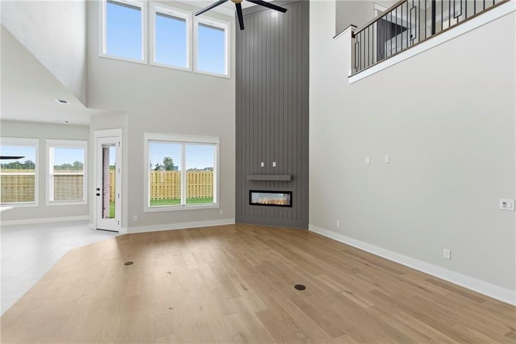 401 Hedge Dr - Photo 4 of 28