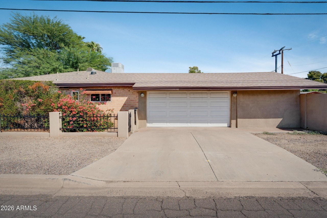 1425 W San Miguel Ave - Photo 2 of 33