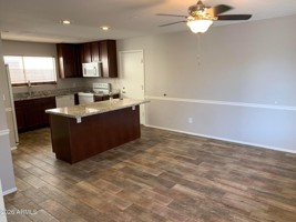 featured image of 1405 E Kerry Ln