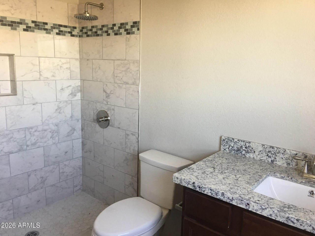 1405 E Kerry Ln - Photo 6 of 11