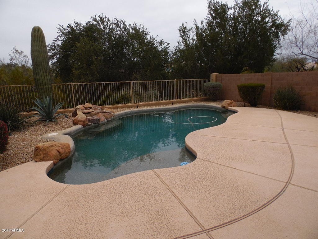 4946 E Roberta Dr - Photo 2 of 26