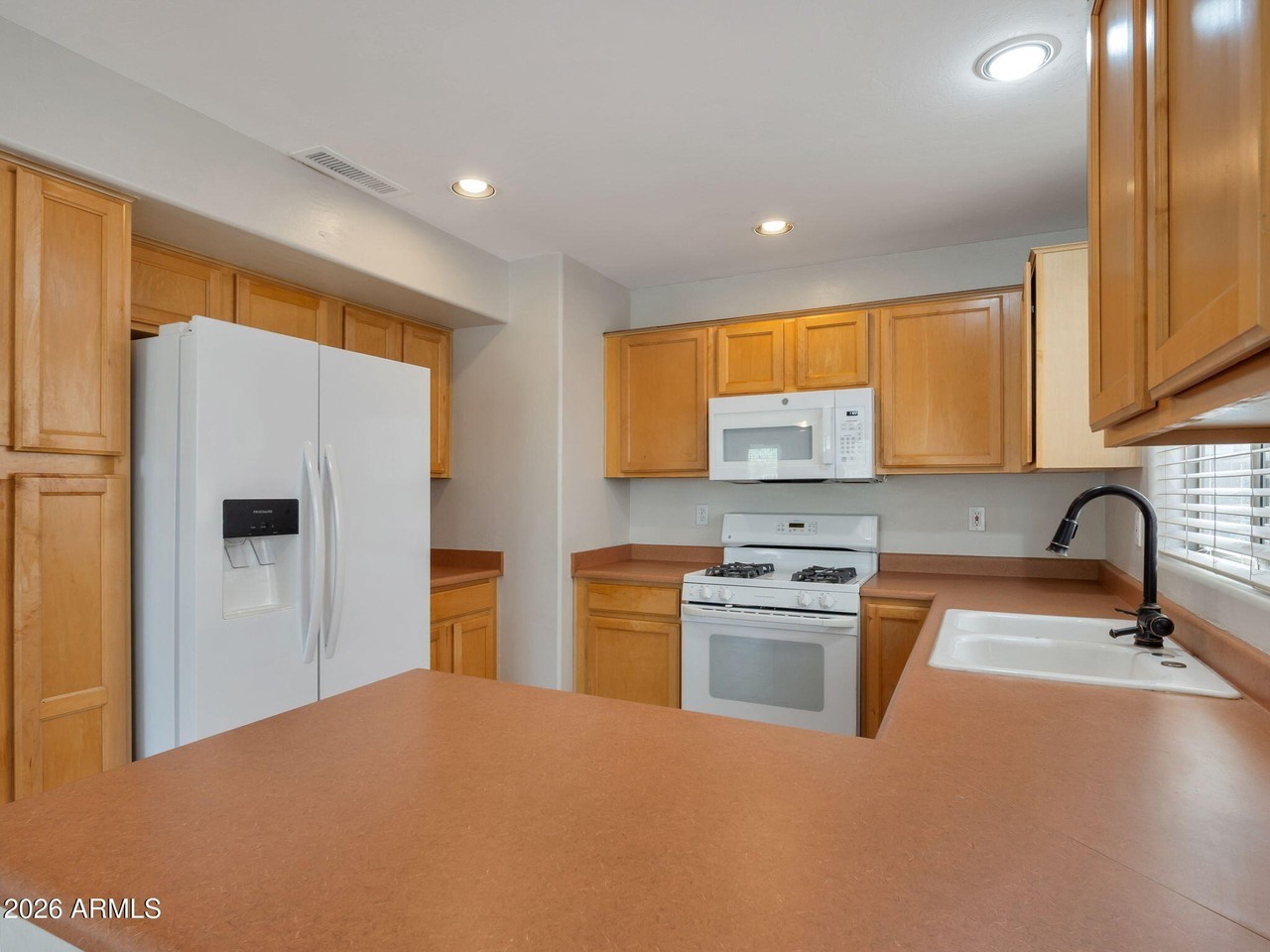 4946 E Roberta Dr - Photo 3 of 26
