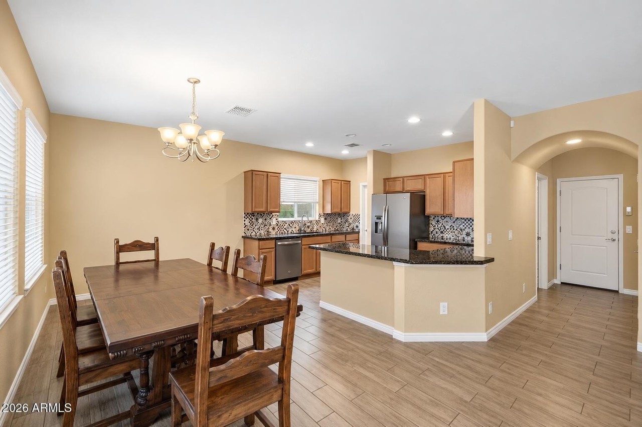 812 E Gary Ln - Photo 6 of 22