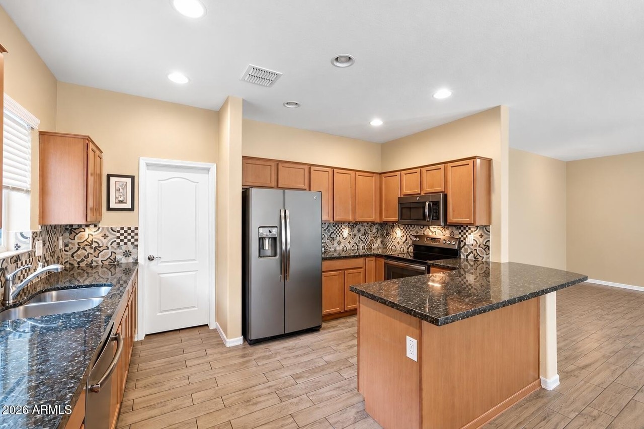 812 E Gary Ln - Photo 7 of 22