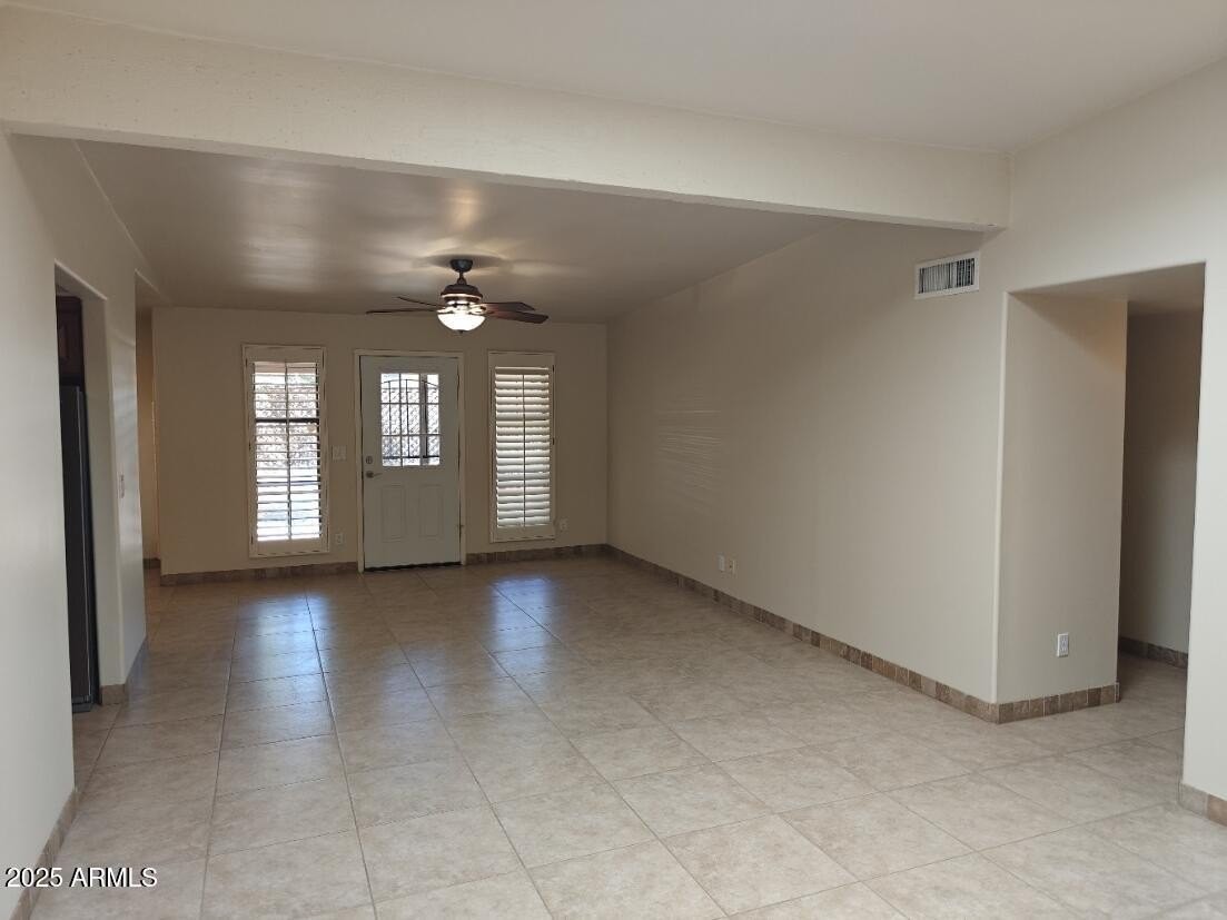 8428 E Malcomb Dr - Photo 6 of 24