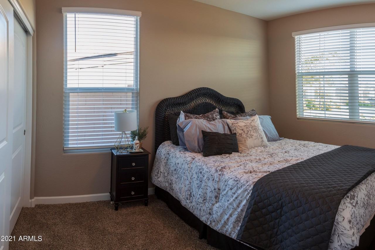 8555 W Georgetown Way - Photo 6 of 11