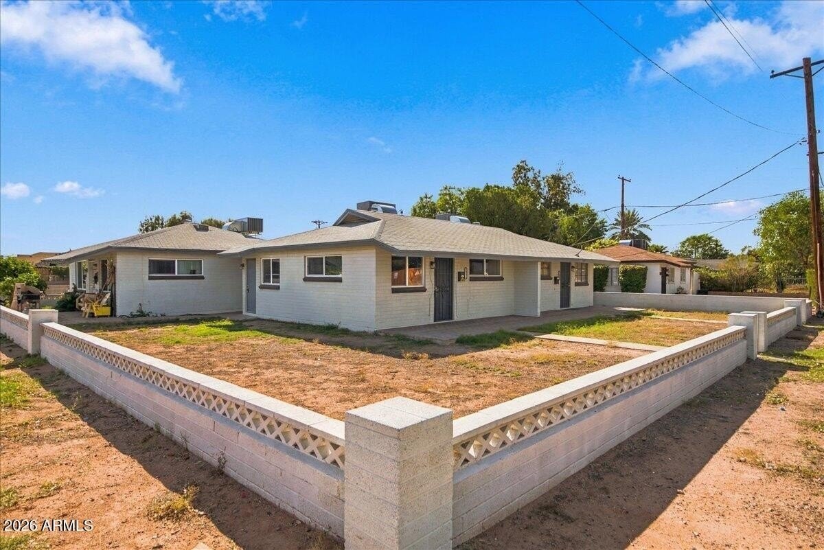 2719 E Oak St - Photo 2 of 15