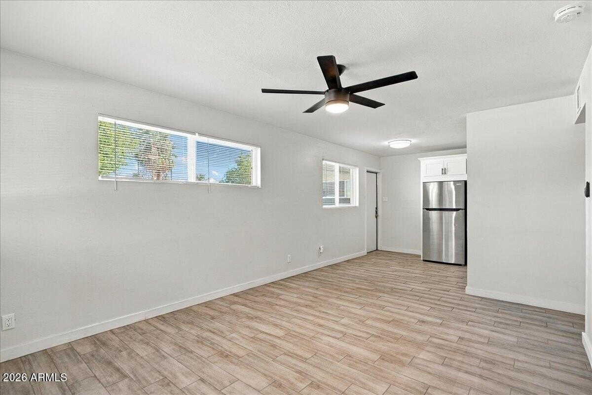 2719 E Oak St - Photo 4 of 15