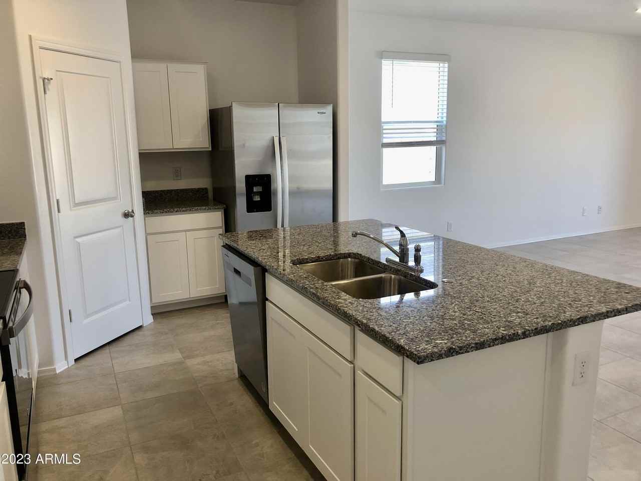1130 W Paradise Way - Photo 3 of 9