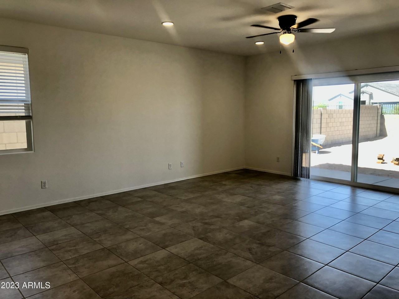 1130 W Paradise Way - Photo 5 of 9